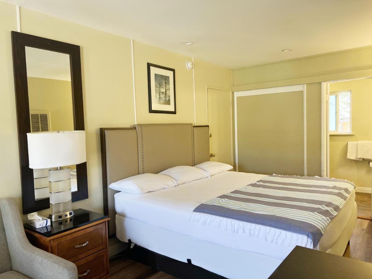 Hotel Omeo Big Bear 4*