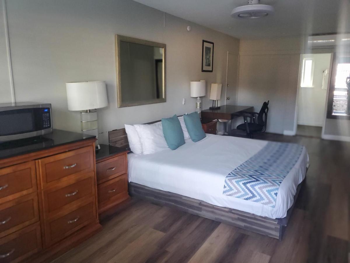 Omeo Big Bear Hotel