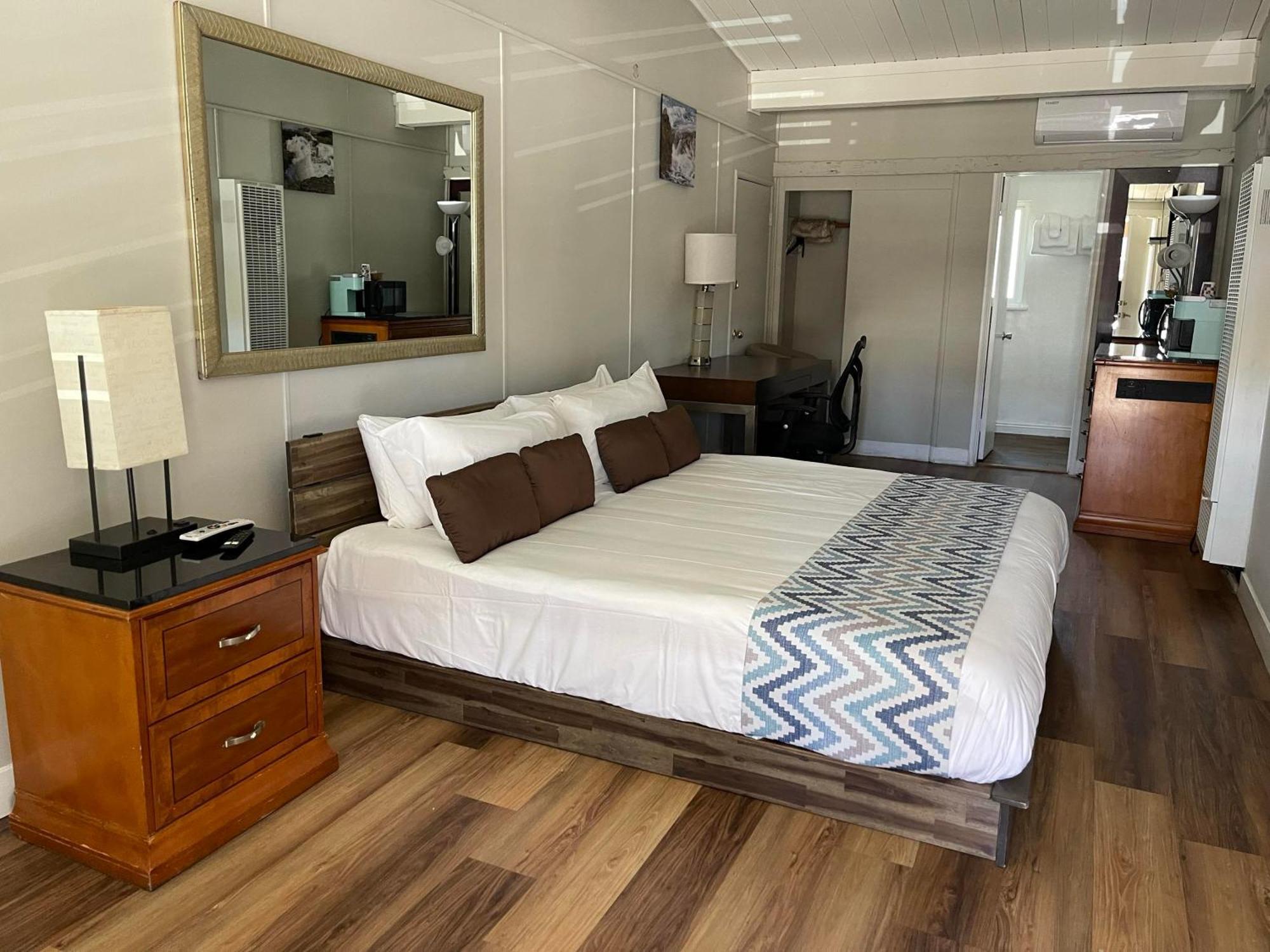 Omeo Big Bear Hotel 4*
